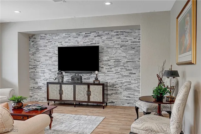 $4,000 | 339 Rezzo Street, Las Vegas, NV 89138