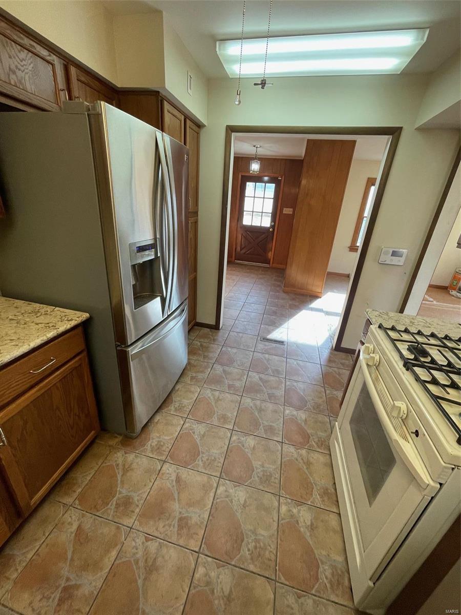 1043 Danforth Street Alton, IL 62002 - Photo 13 of 29