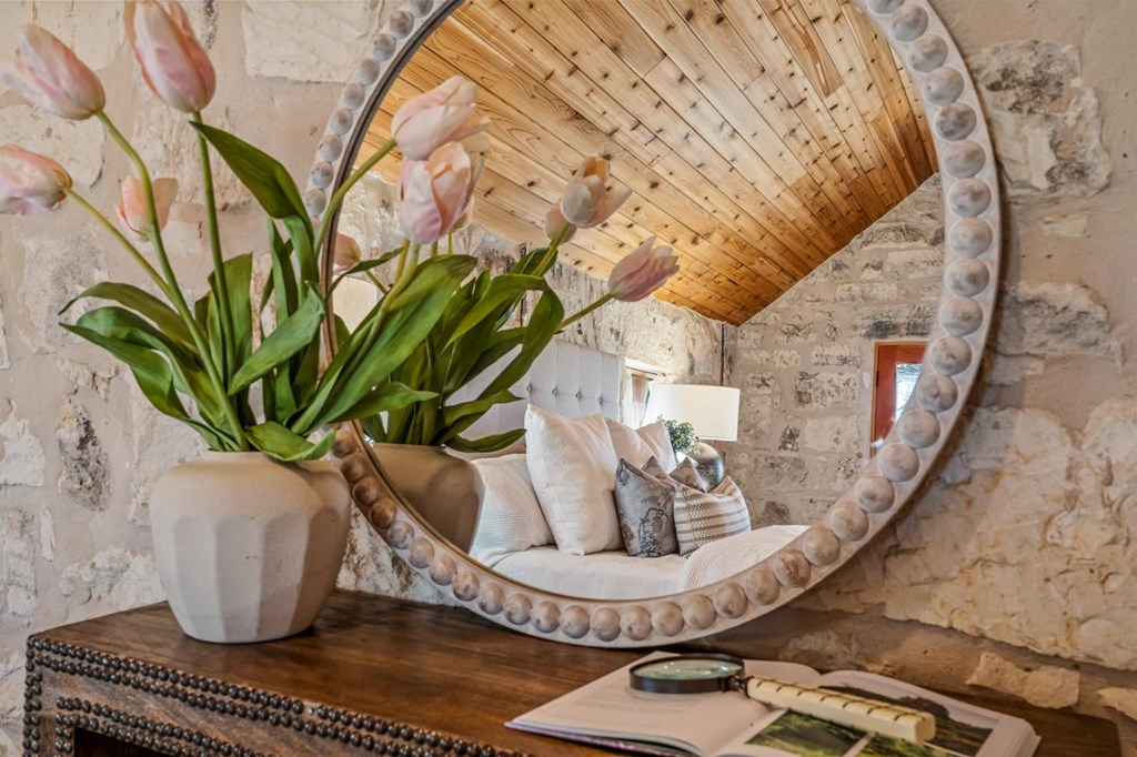 9402 Doss-Spring Creek Road Doss, TX 78618 - Photo 46 of 78 a vase of flowers sitting on a table