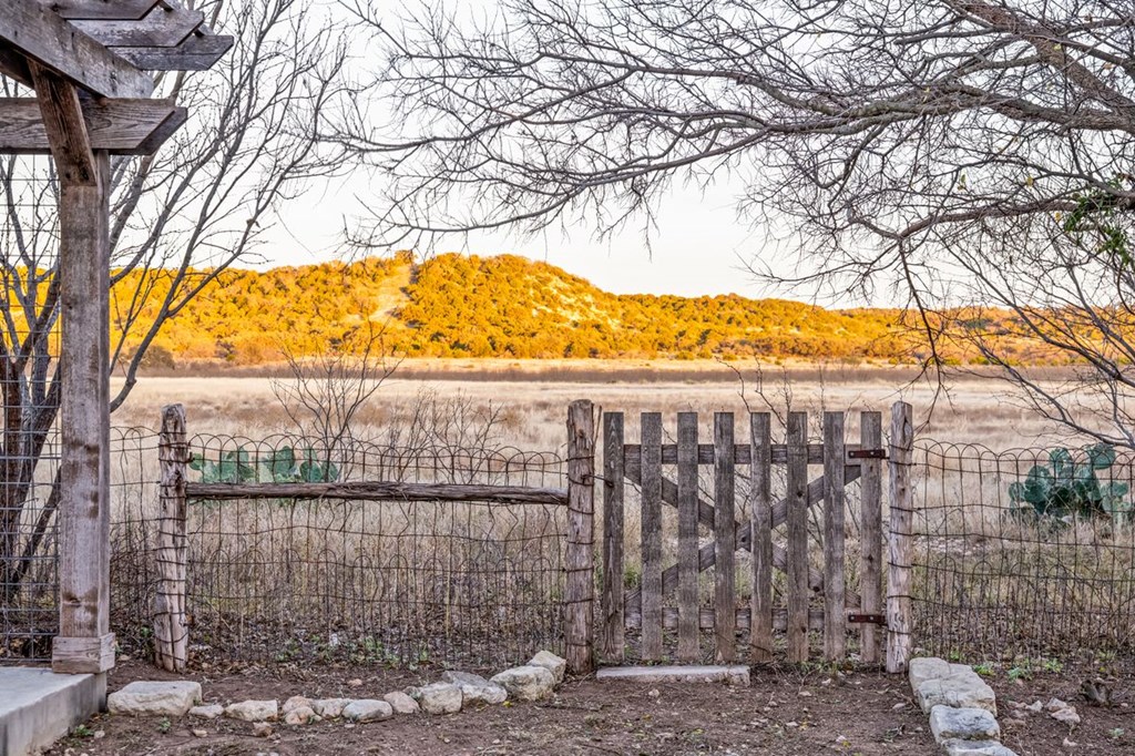 9402 Doss-Spring Creek Road Doss, TX 78618 - Photo 67 of 78