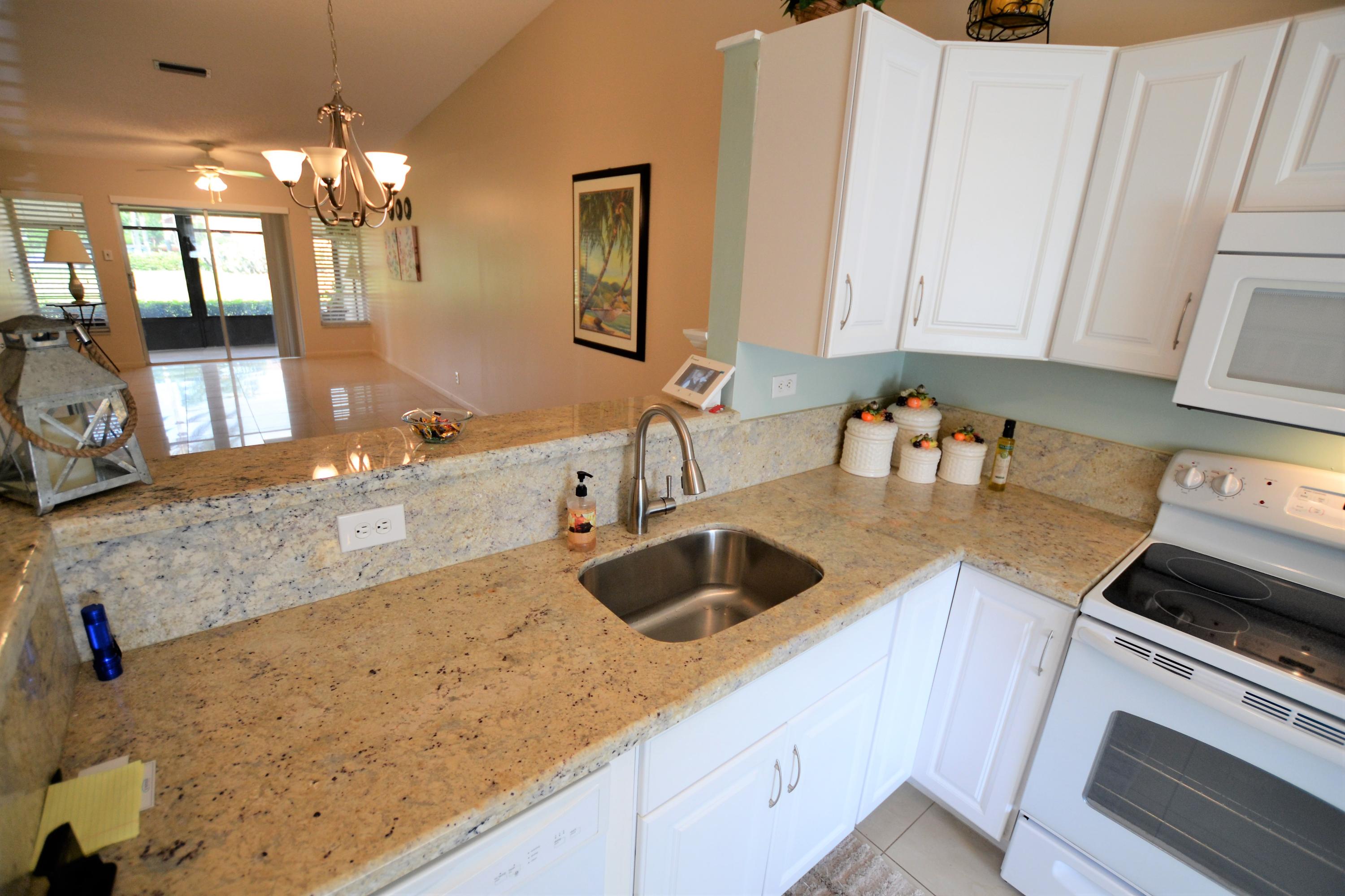 8629 Sunbird Place, Unit 8629 Boca Raton, FL 33496 - Photo 5 of 58 DSC_0534