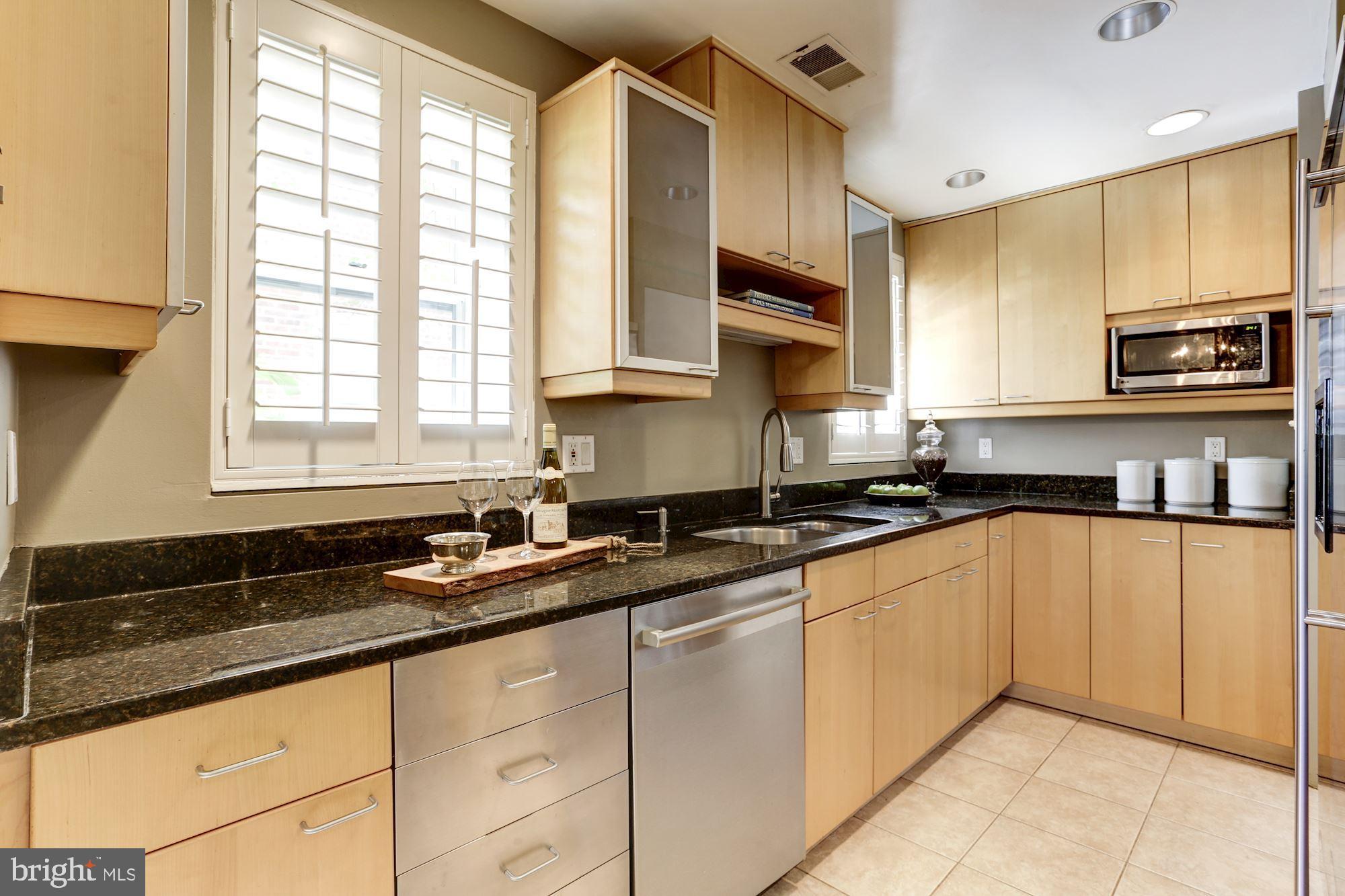1752 Park Road Northwest, Unit A Washington, DC 20010 - Photo 21 of 55 Granite Counters, loads of prep & counter space!