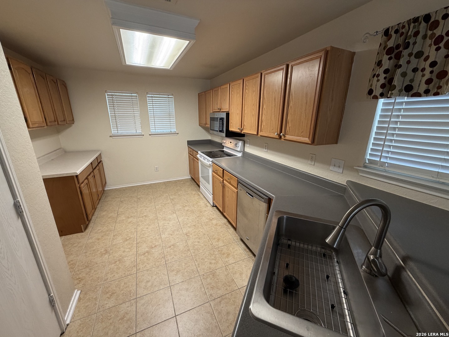 14 Adkins Ridge San Antonio, TX 78239 - Photo 4 of 18