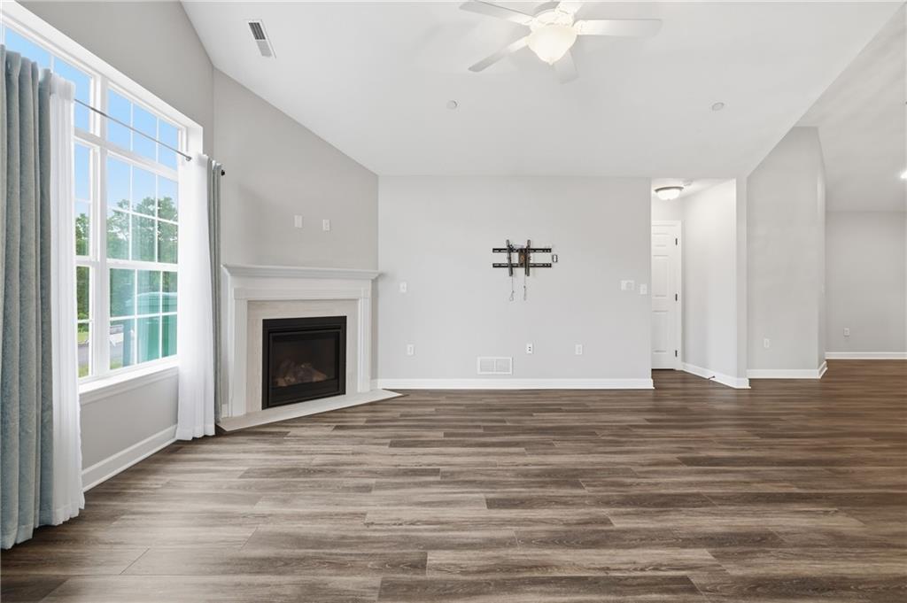 307 Spring Valley Drive Zelienople, PA 16063 - Photo 8 of 50