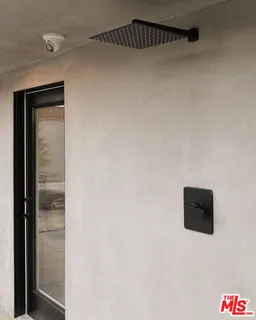 $2,199,000 | 5809 Chariton Avenue, Los Angeles, CA 90056