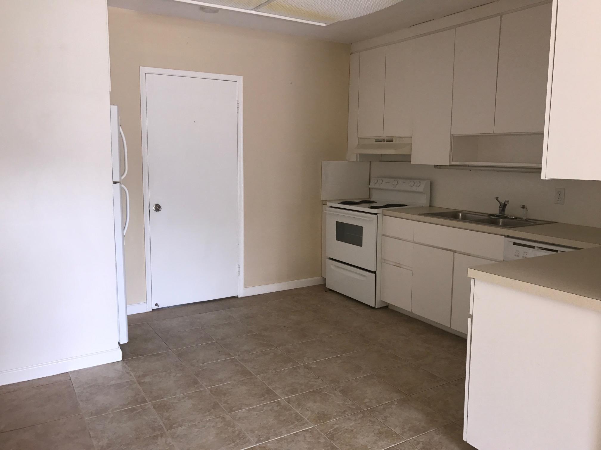 225 Northwest 4th Diagonal Boca Raton, FL 33432 - Photo 4 of 12 IMG_1379