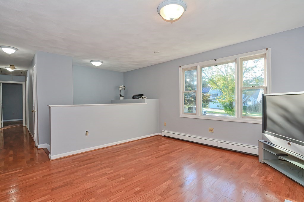 3 Henley Road Acton, MA 01720 - Photo 5 of 26 Gallery Image 5