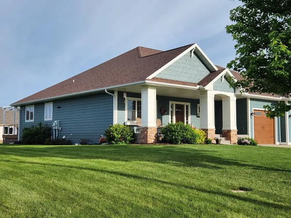 $564,900 | 731 St James Circle, Litchfield, MN 55355
