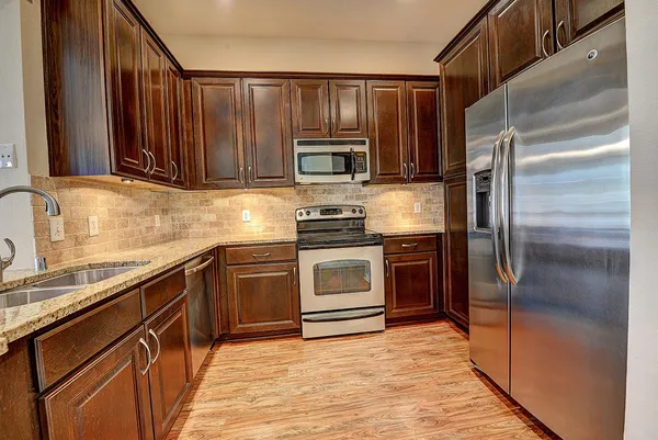 $1,940 | 1919 Post Oak Park Drive, Unit 10102, Houston, TX 77027