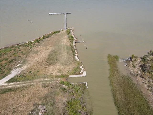 $24,000 | 89-90 Bayou Avenue, Anahuac, TX 77514