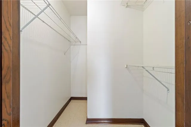 $1,350 | 4289 Lac Saint Pierre Drive, Unit 202, Harvey, LA 70058