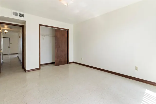 $1,350 | 4289 Lac Saint Pierre Drive, Unit 202, Harvey, LA 70058