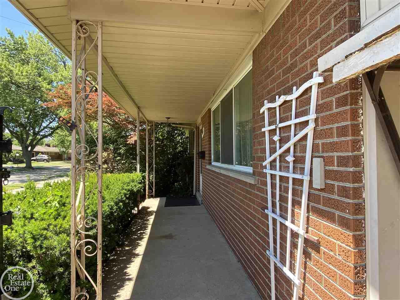 8595 Dale Center Line, MI 48015 - Photo 2 of 20 Covered front porch