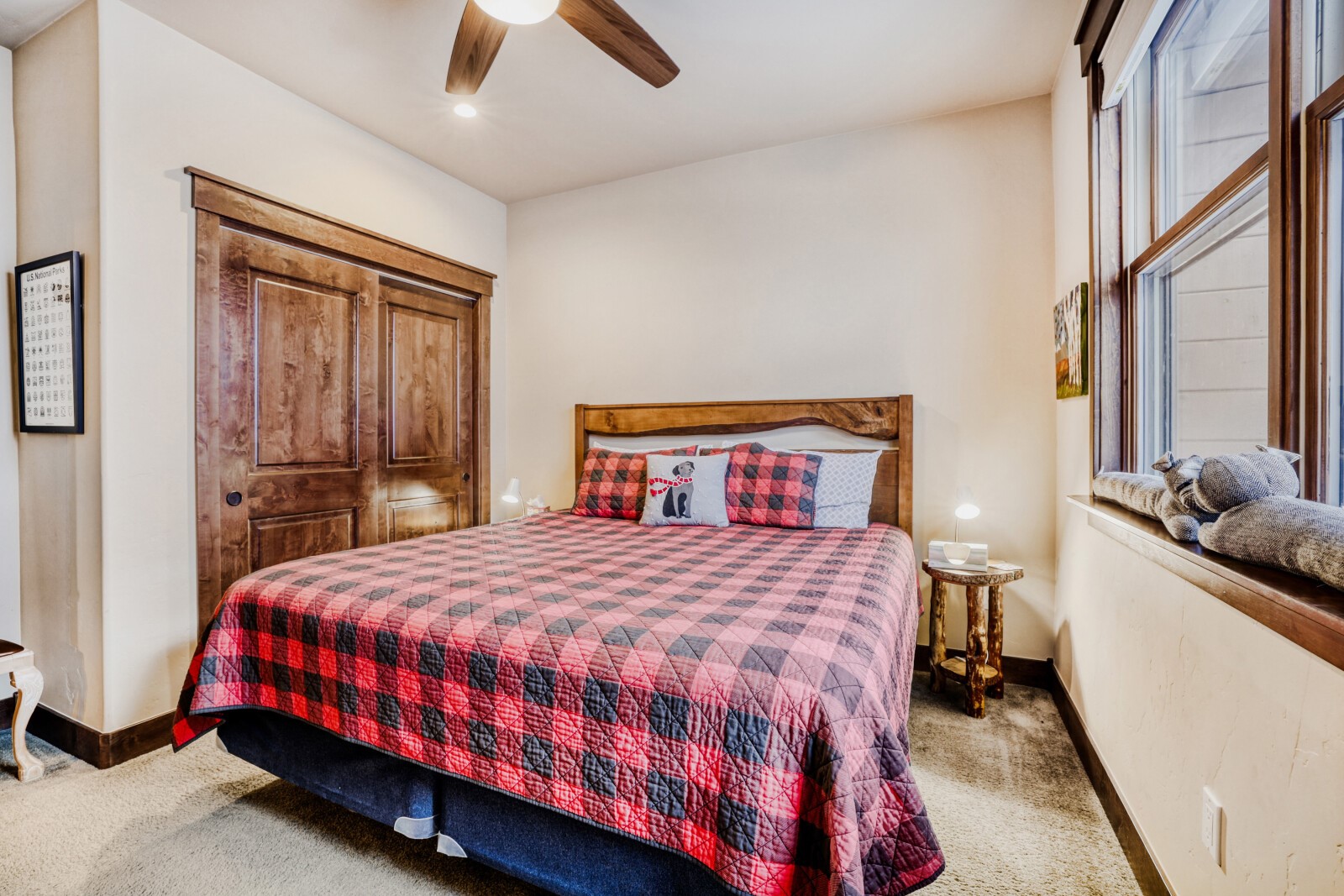 852 Independence Road, Unit B Keystone, CO 80435 - Photo 30 of 40 a bedroom with a bed and painting on the wall