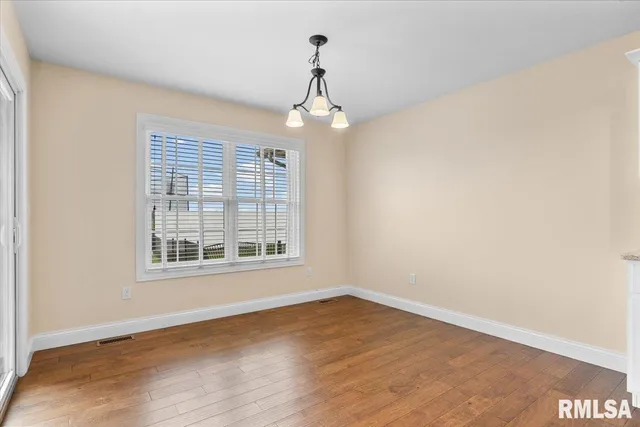 $348,500 | 1809 Spartan Drive, Chatham, IL 62629