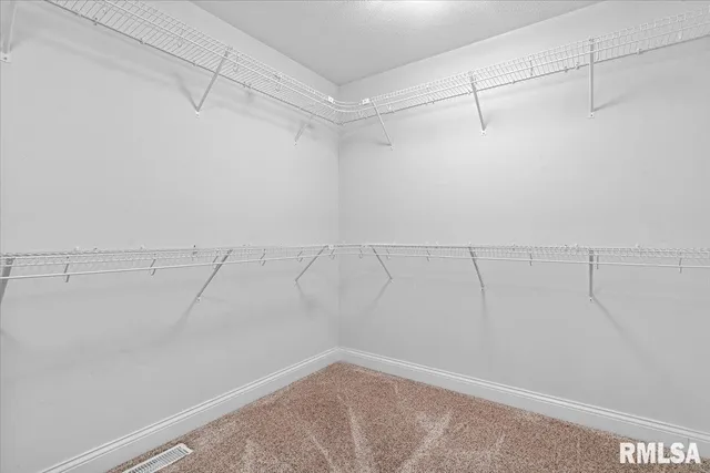 $348,500 | 1809 Spartan Drive, Chatham, IL 62629