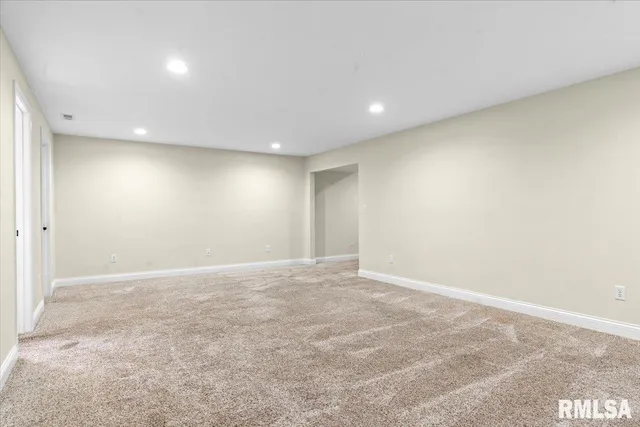 $348,500 | 1809 Spartan Drive, Chatham, IL 62629