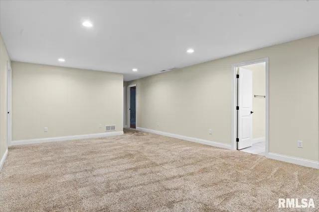 $348,500 | 1809 Spartan Drive, Chatham, IL 62629