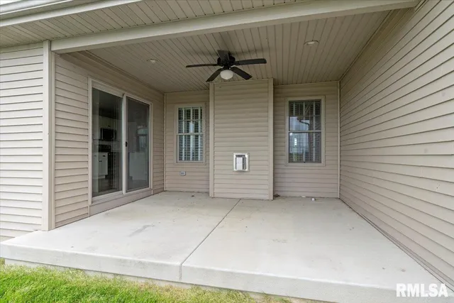 $348,500 | 1809 Spartan Drive, Chatham, IL 62629