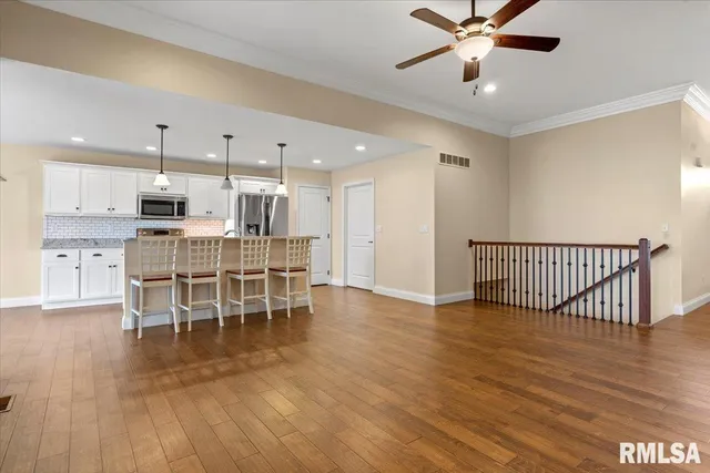 $348,500 | 1809 Spartan Drive, Chatham, IL 62629