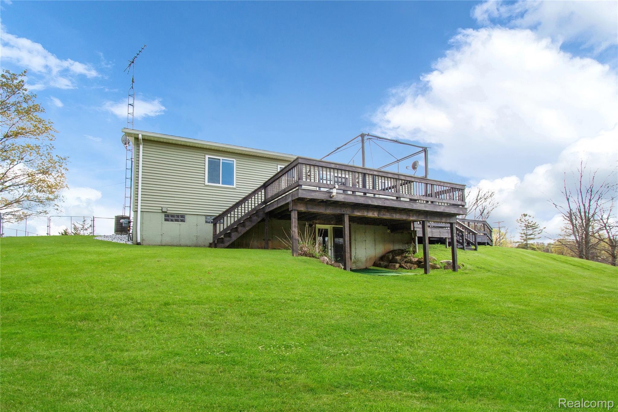9093 Jordan Road Grand Blanc, MI 48439 - Photo 13 of 40 13.jpg