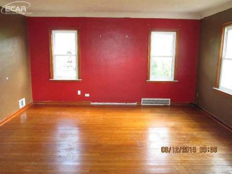 4314 South Center Road Burton, MI 48519 - Photo 11 of 26 20447072-10.JPG