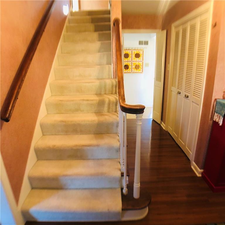 811 White Farm Road Indiana, PA 15701 - Photo 6 of 25 Foyer
