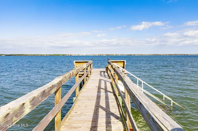 $1,595,000 | 3904 Emerald Drive, Emerald Isle, NC 28594