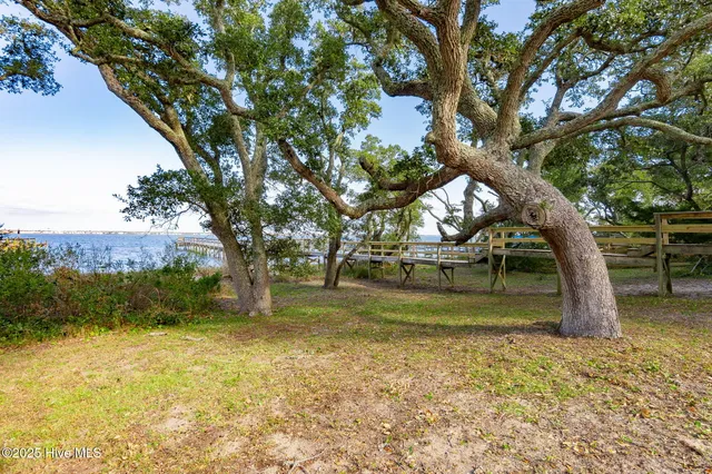 $1,595,000 | 3904 Emerald Drive, Emerald Isle, NC 28594