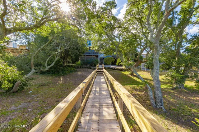 $1,695,000 | 3904 Emerald Drive, Emerald Isle, NC 28594