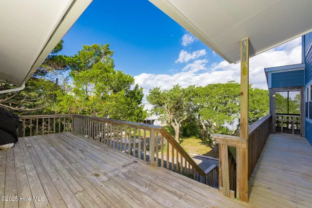 $1,695,000 | 3904 Emerald Drive, Emerald Isle, NC 28594