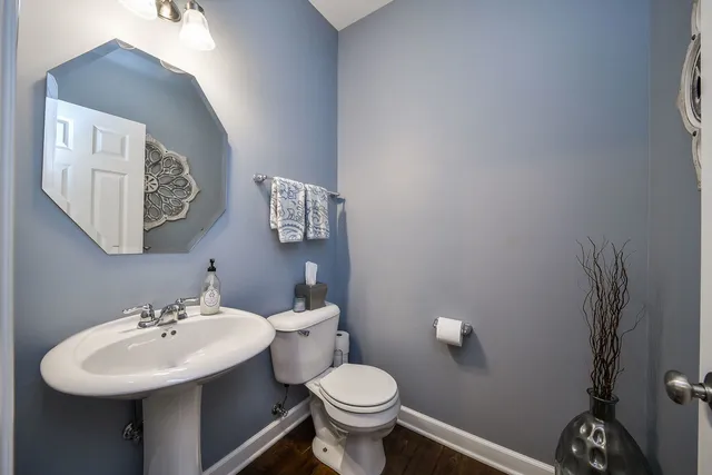 $859,900 | 570 Amy Lane, Wheaton, IL 60187