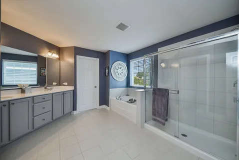 $859,900 | 570 Amy Lane, Wheaton, IL 60187