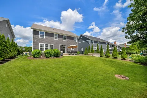 $859,900 | 570 Amy Lane, Wheaton, IL 60187