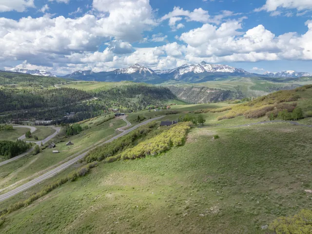 a view of a lake with houses