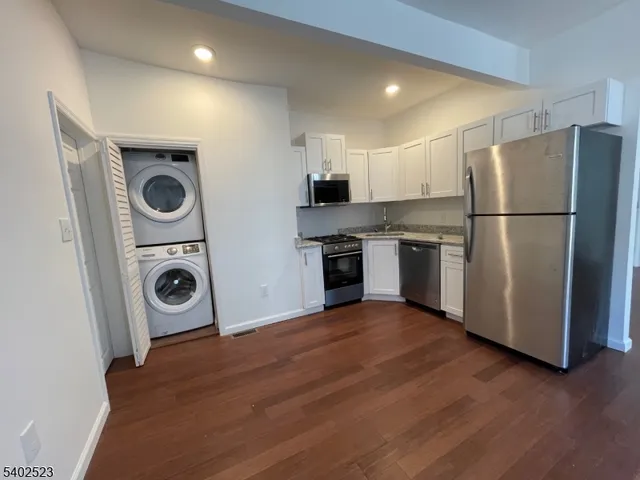 $2,200 | 76 Chestnut Street, Unit 1, Montclair, NJ 07042