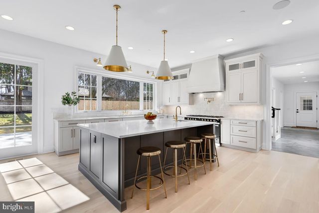 $5,300,000 | 9129 Kittery Lane, Bethesda, MD 20817