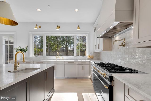 $5,300,000 | 9129 Kittery Lane, Bethesda, MD 20817