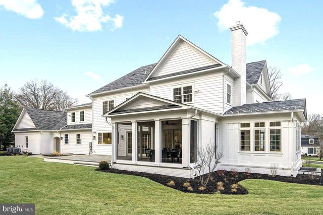 $5,300,000 | 9129 Kittery Lane, Bethesda, MD 20817