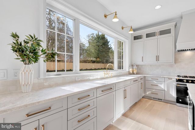 $5,300,000 | 9129 Kittery Lane, Bethesda, MD 20817