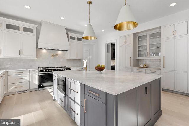 $5,300,000 | 9129 Kittery Lane, Bethesda, MD 20817