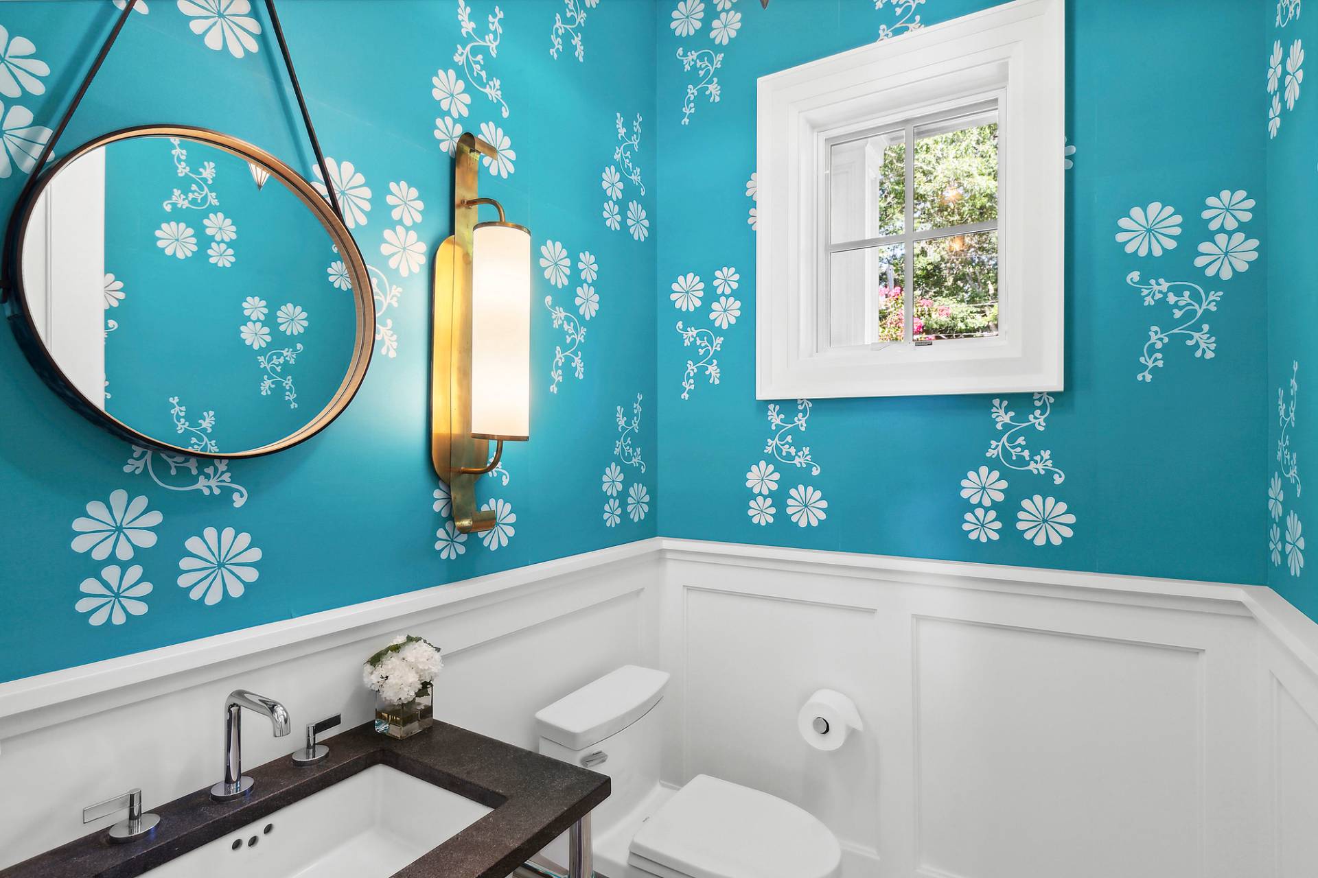 40 Roxbury Lane Wainscott, NY 11975 - Photo 12 of 29 a bathroom with a sink mirror and vanity