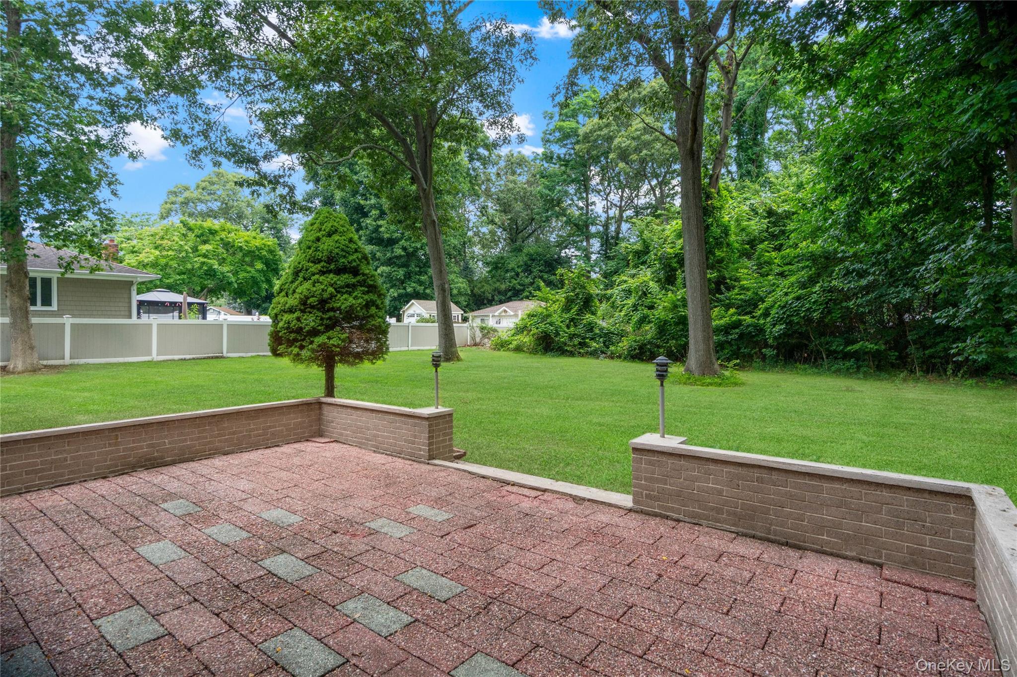 39 Wolf Hollow Road Centereach, NY 11720 - Photo 31 of 35