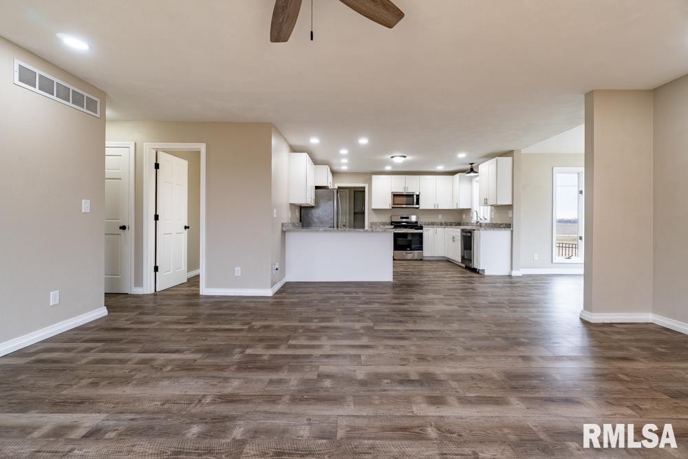 1148 Dieble Road Washington, IL 61571 - Photo 8 of 44 Gallery Image 8