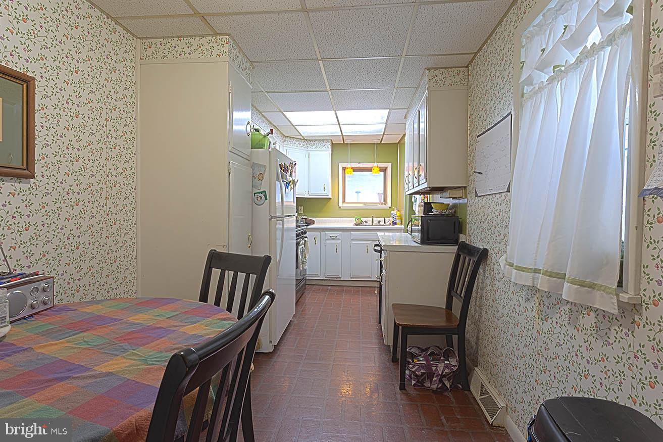 218 South 3rd Avenue Reading, PA 19611 - Photo 6 of 13