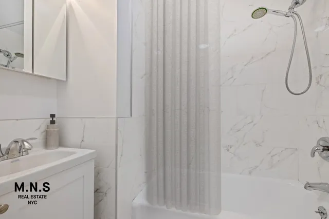 $5,317 | 50 West 34th Street, Unit 22C08 | Midtown South