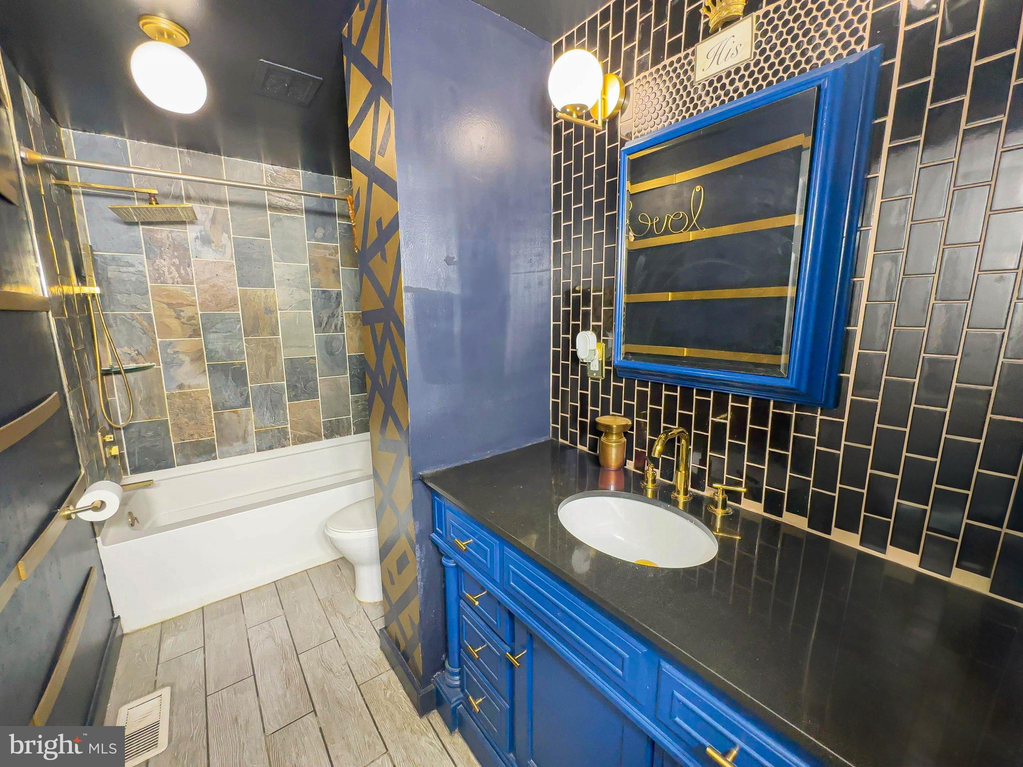 12710 Lunan Road Clinton, MD 20735 - Photo 11 of 21 Full Bathroom 1st Fl