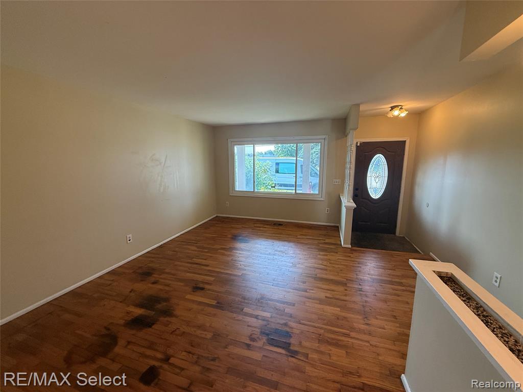3040 West Hill Road Flint, MI 48507 - Photo 4 of 24