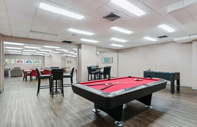 $330,000 | 3930 North Pine Grove Avenue, Unit 1011, Chicago, IL 60613