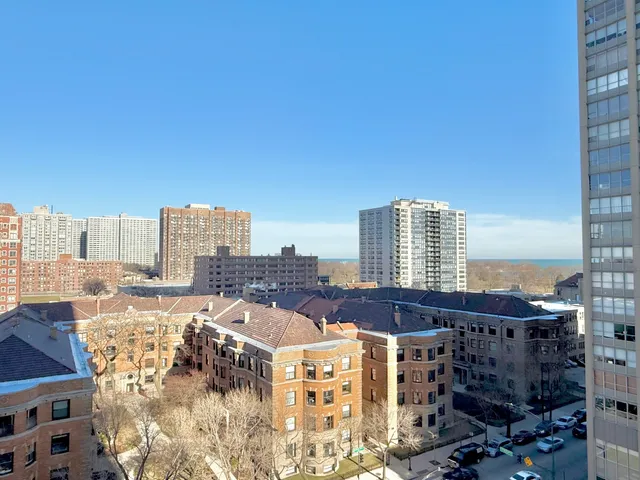 $330,000 | 3930 North Pine Grove Avenue, Unit 1011, Chicago, IL 60613
